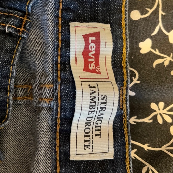 Levi’s Mid-Rise Straight Leg Jean - Picture 9 of 11